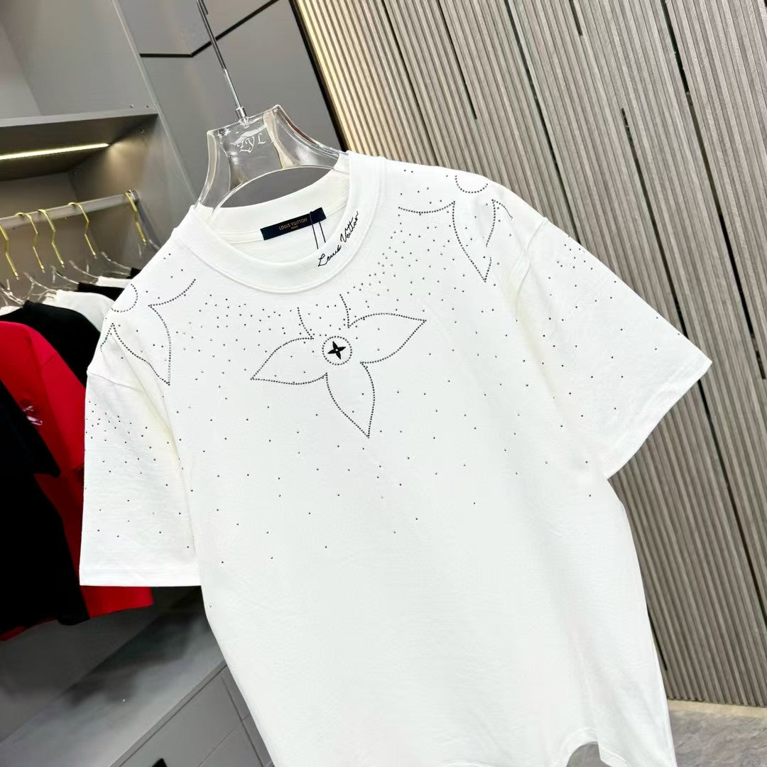 Newly launched embroidery paired with loose diamond T-shirt